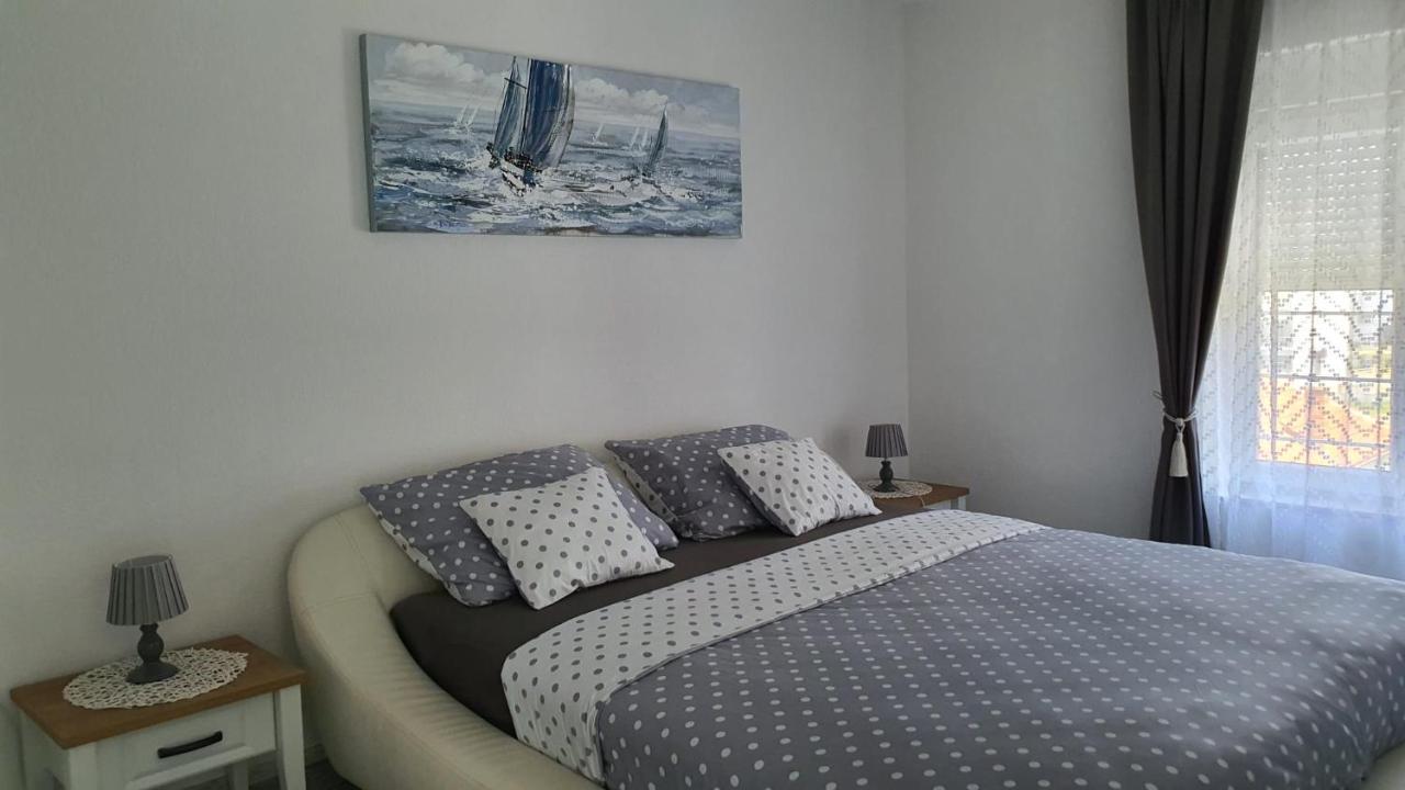 Apartman Kovacic - Knin Buitenkant foto